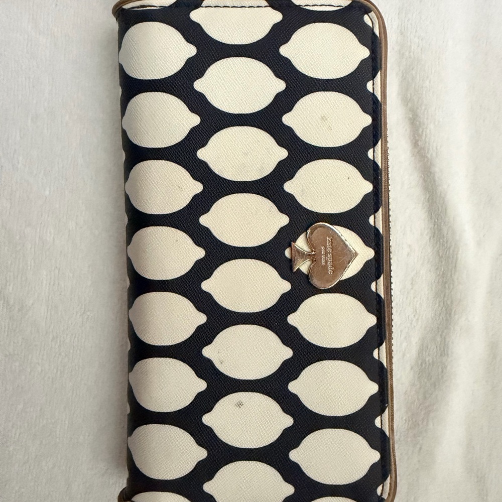 Kate Spade Navy and White Patterned Wallet